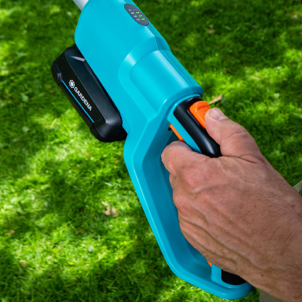 GARDENA Battery Hedge Trimmer Telescopic 42/18V P