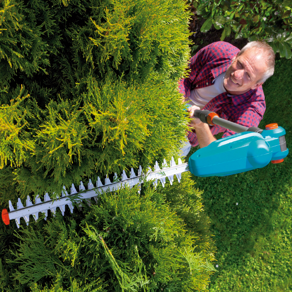 GARDENA Battery Hedge Trimmer Telescopic 42/18V P
