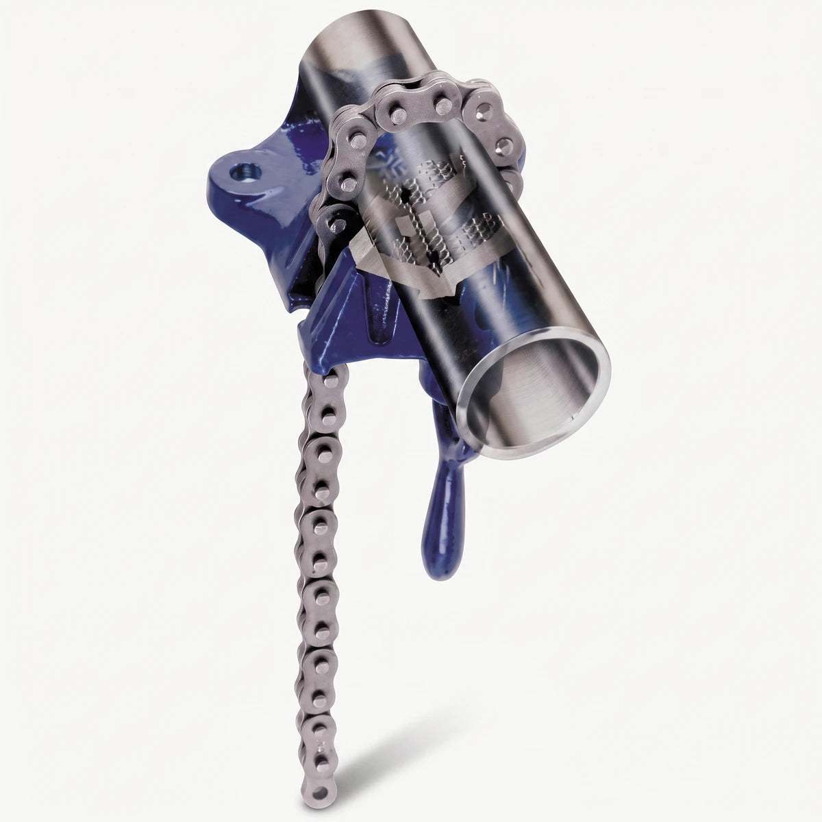Blue Chain Pipe Vice 181C with a metallic pipe secured by a chain, an industrial tool shown from an angled view.
