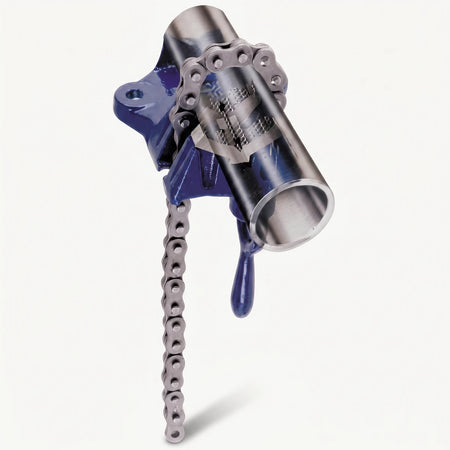 Blue Chain Pipe Vice 181C with a metallic pipe secured by a chain, an industrial tool shown from an angled view.