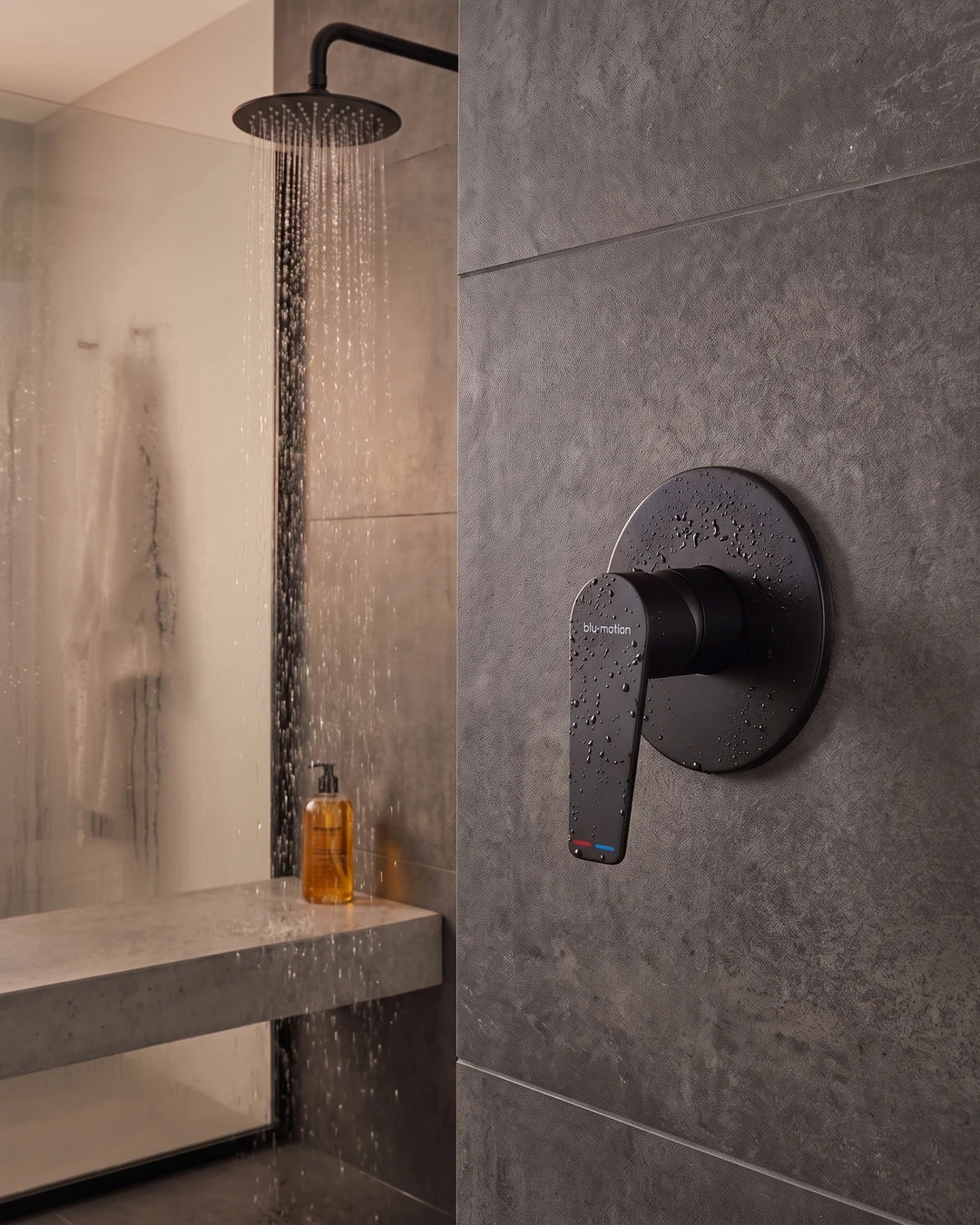 Blu-Motion Luxus black shower mixer