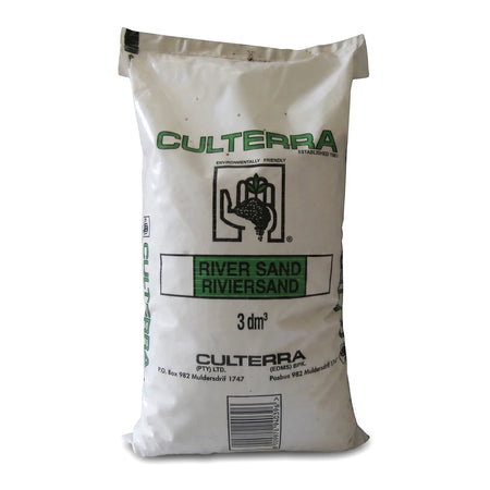 White plastic bag of Cultterra Washed Silica River Sand, 3 dm³, featuring green branding and product information.