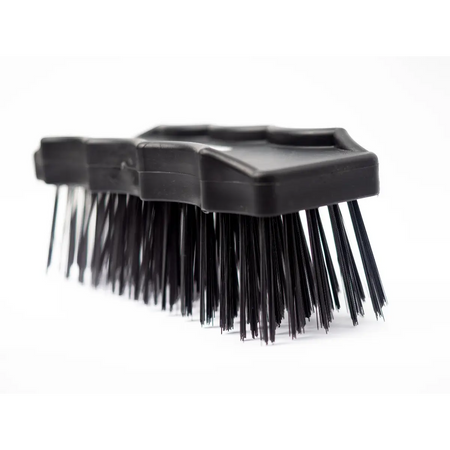 Coarse brush with plastic handle