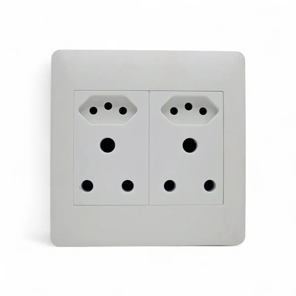 Lesco Socket Apollo 100X100Mm 1X16Mma. 2Xnew Slim White Socket