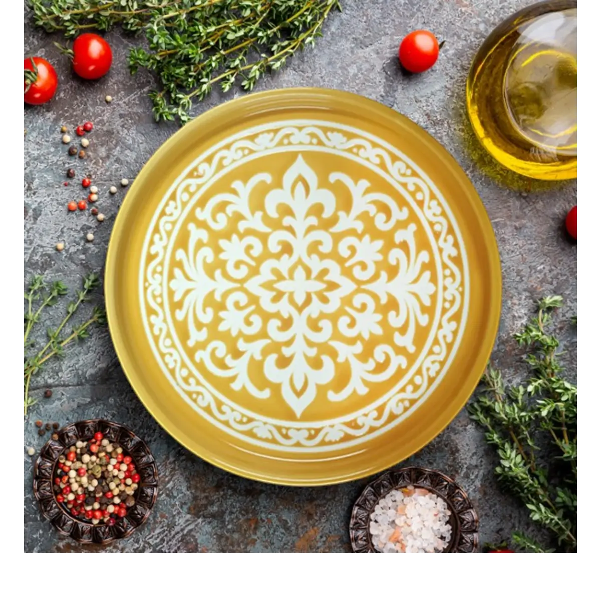 Stackable flat cake plate