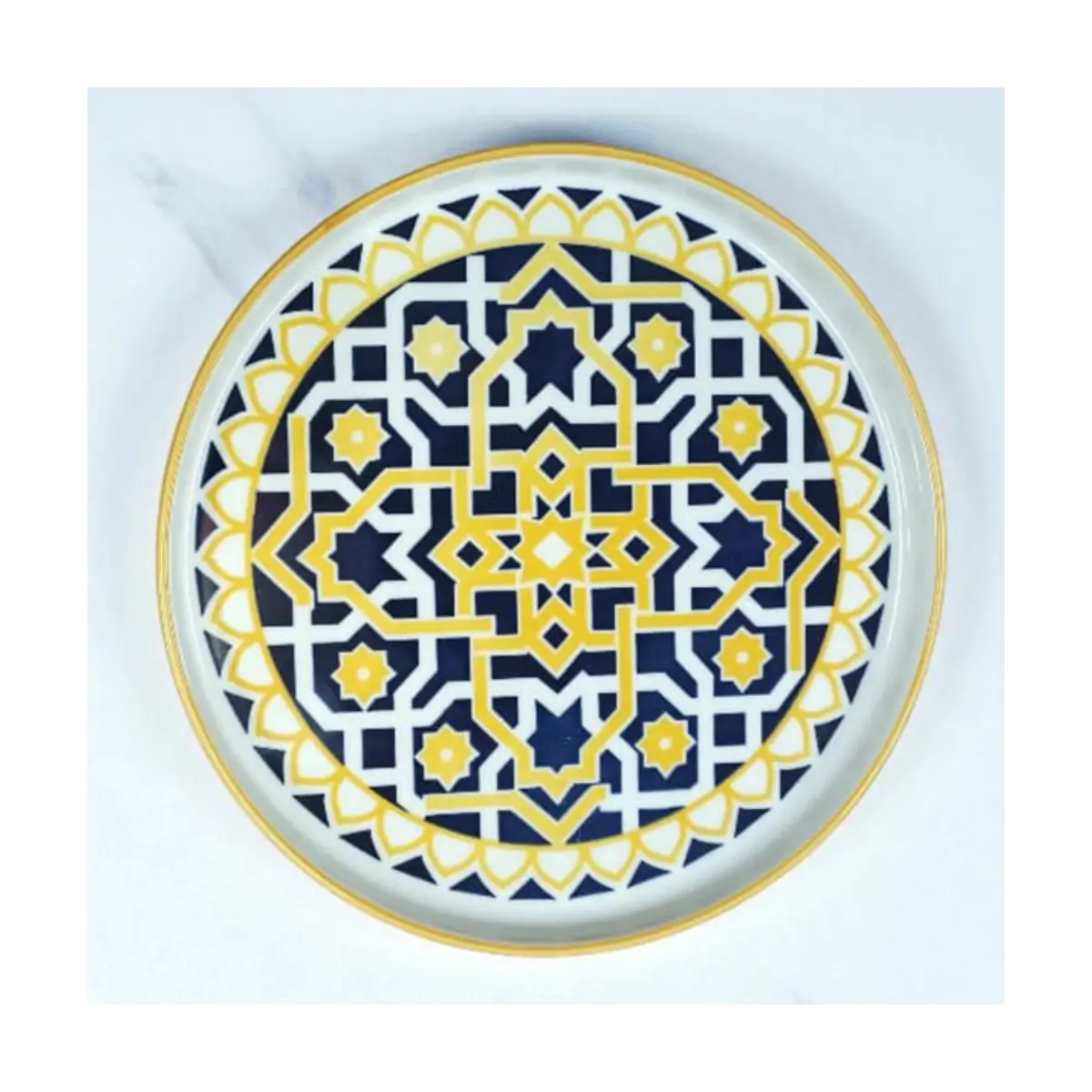 Flat stackable dinner plate