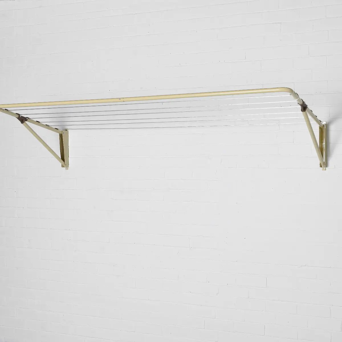 Fold away narrow washing line
