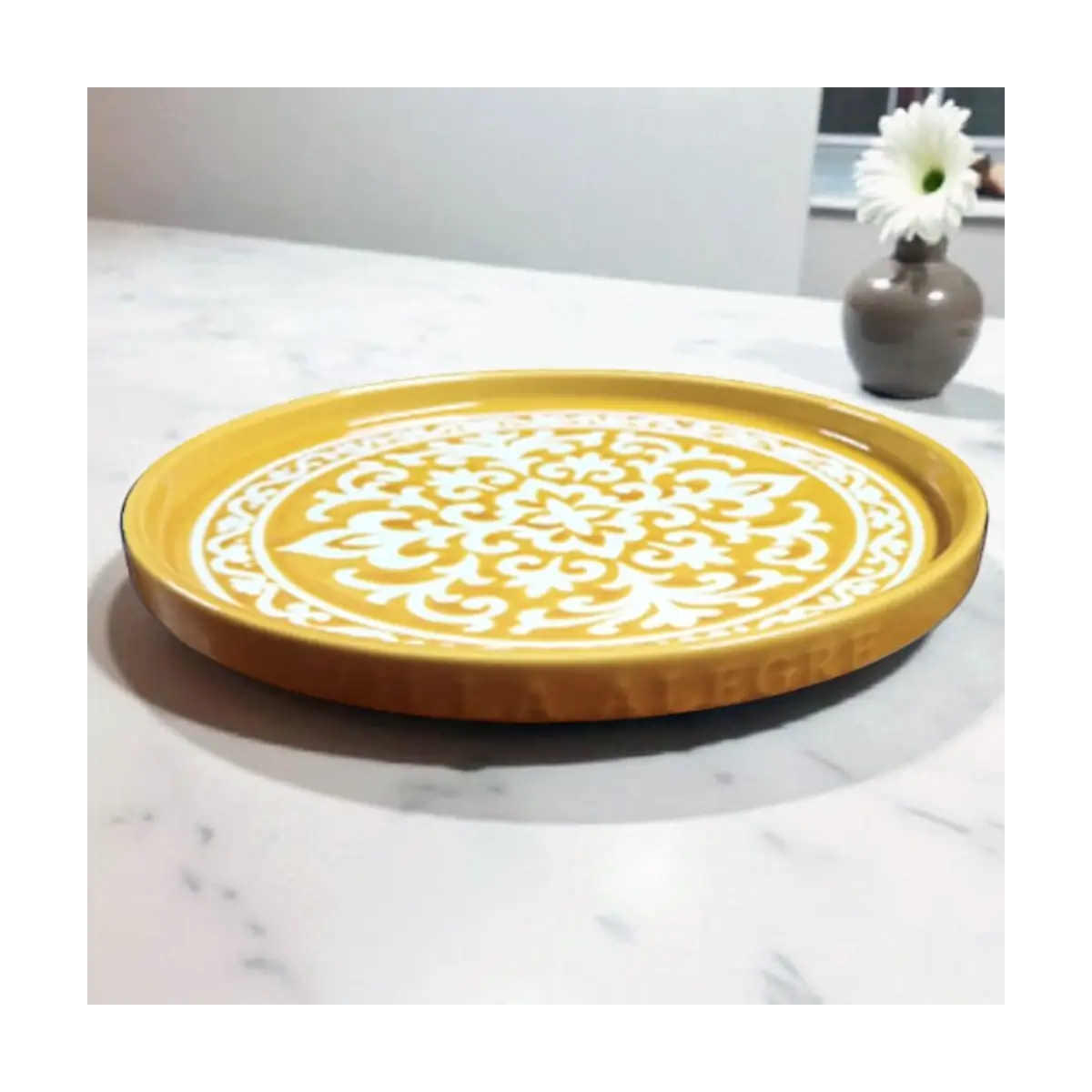 Stackable flat dinner plate