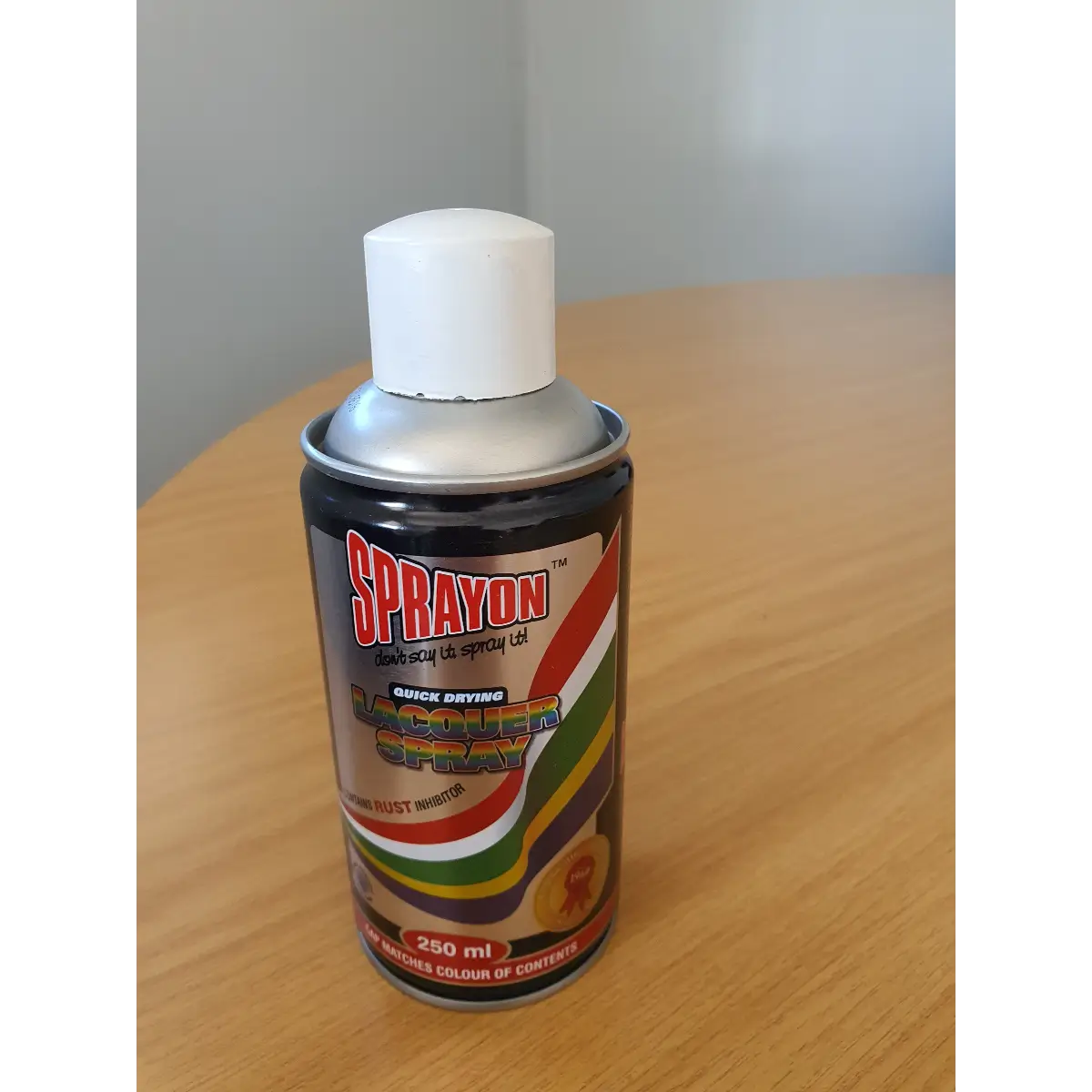 Quick drying lacquer spray paint