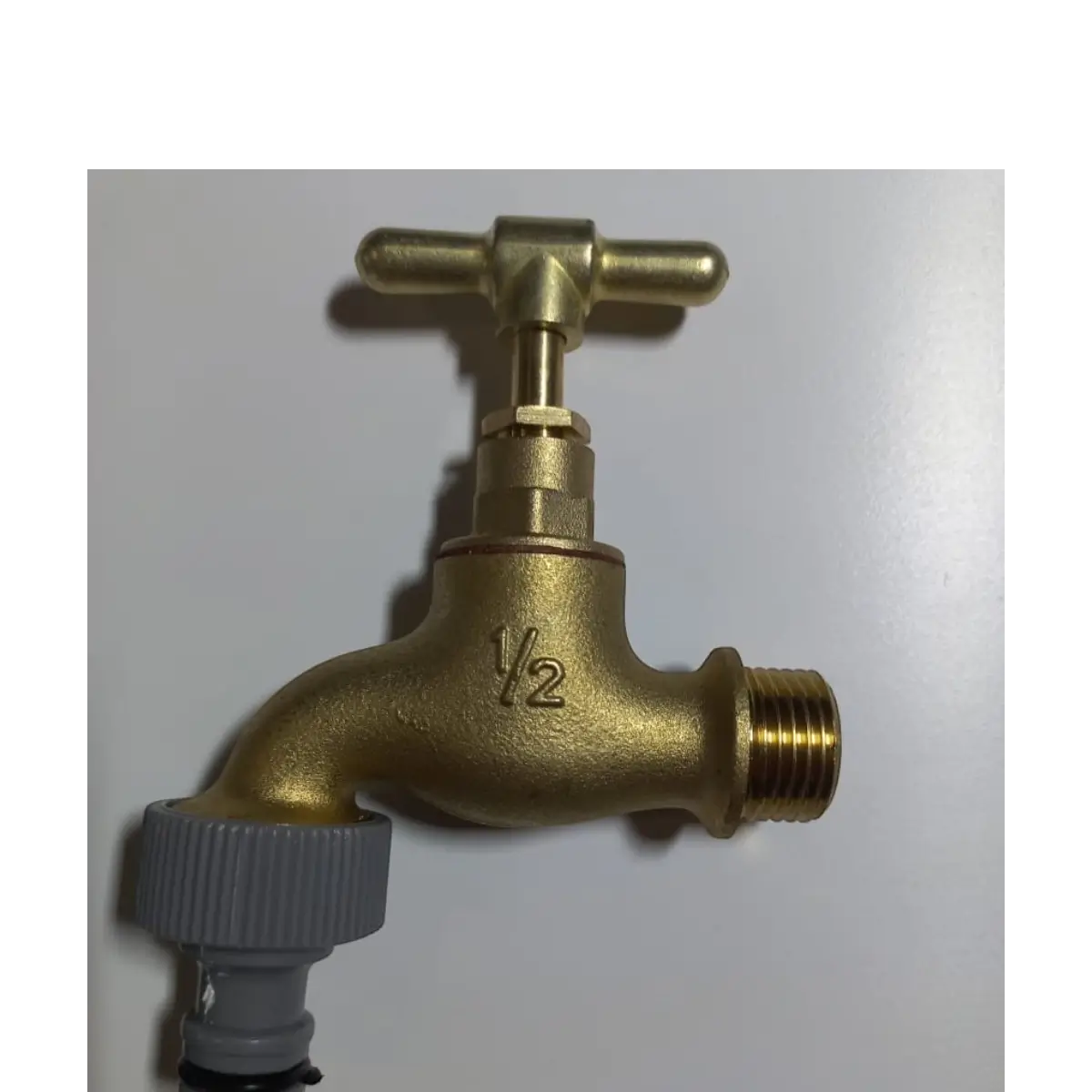 Light duty brass bib tap
