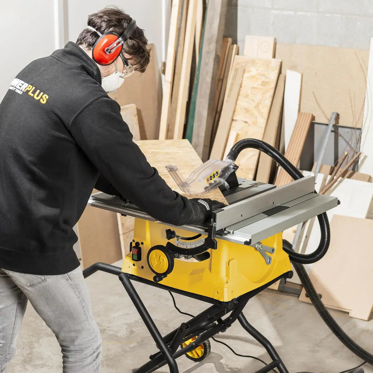 250mm table saw with accessory