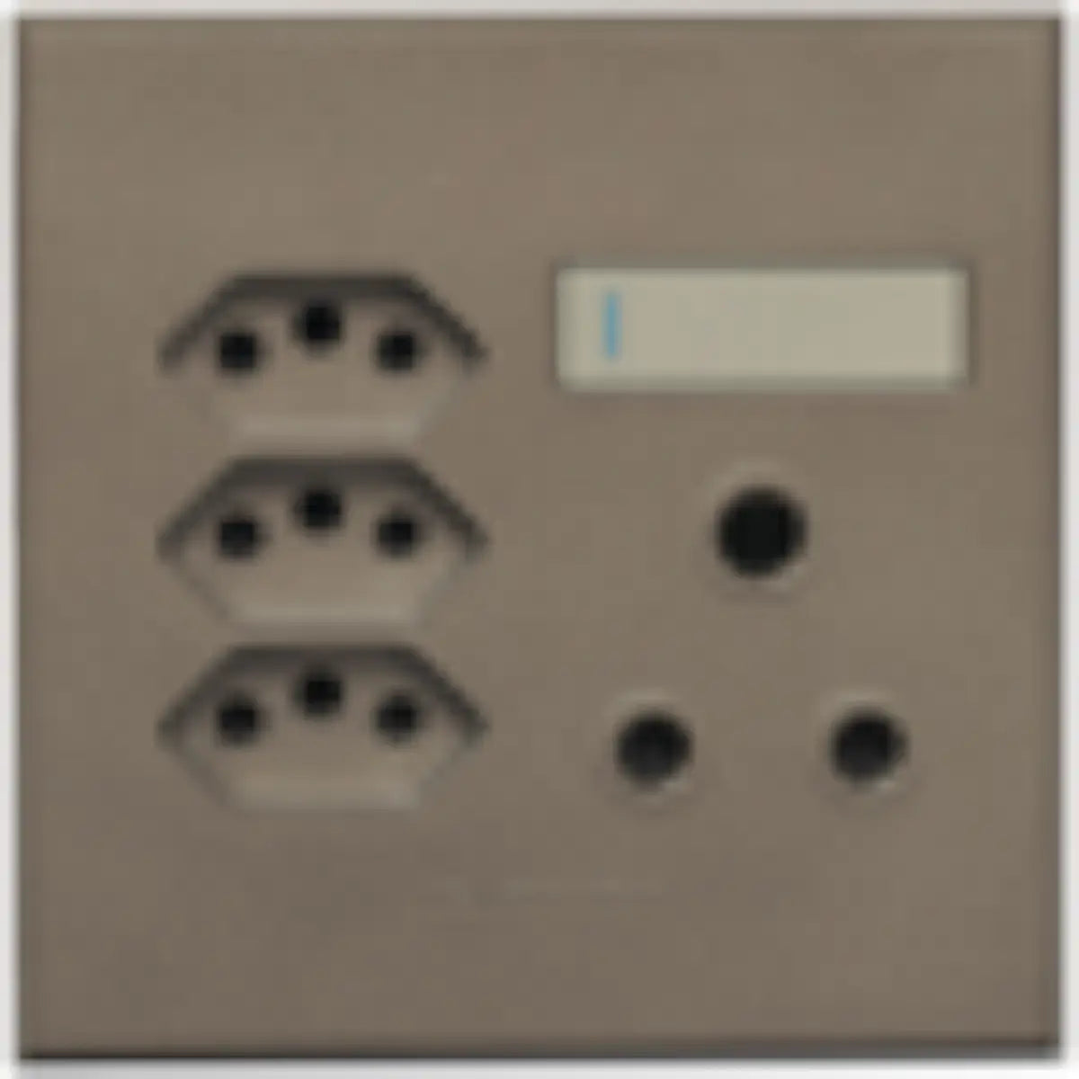 Triple slim socket outlet