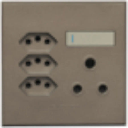 Triple slim socket outlet