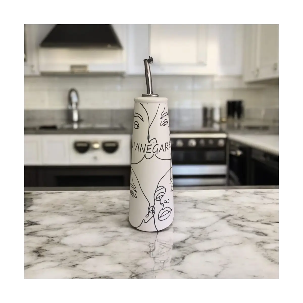 Ceramic vinegar pouring dispenser