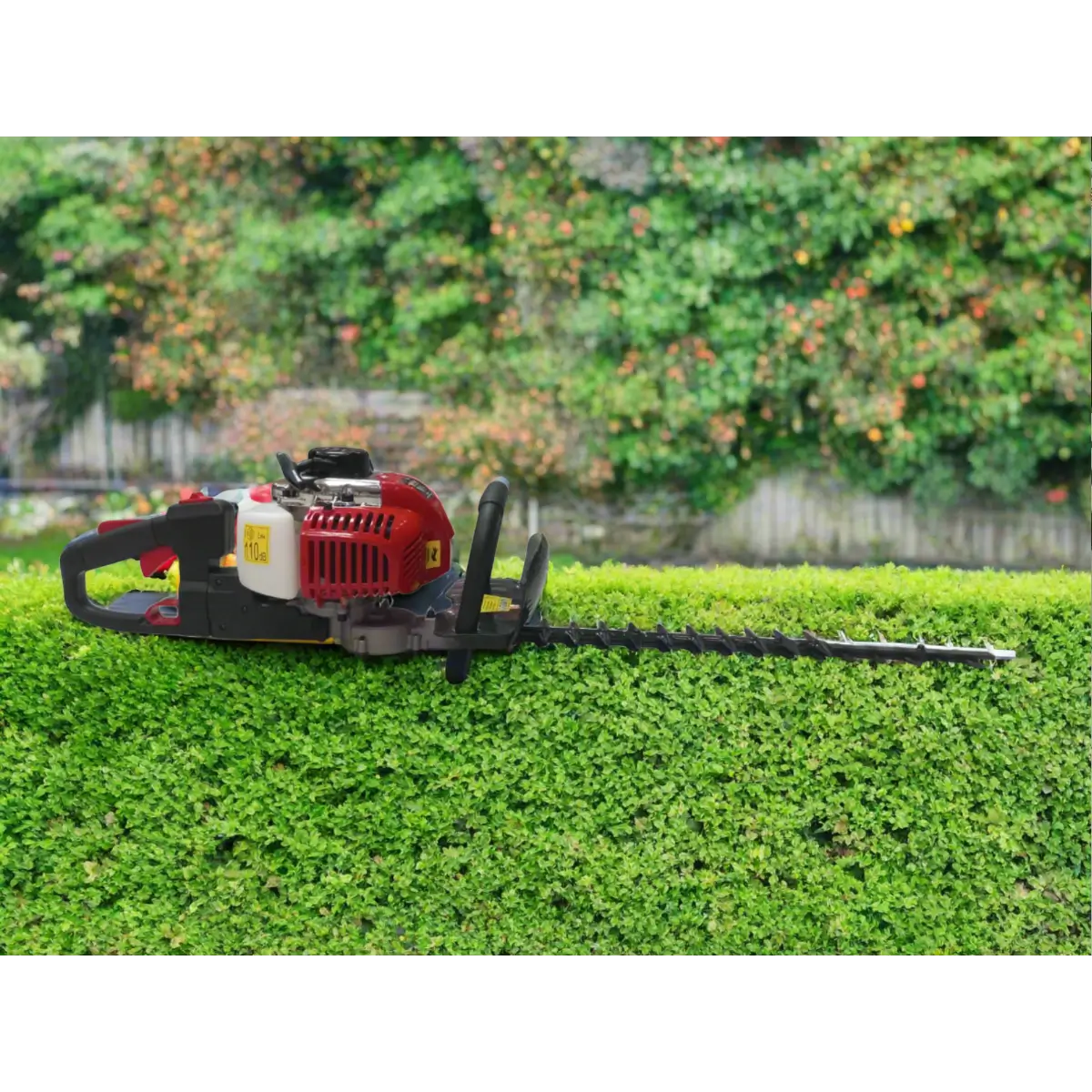 Petrol hedge trimmer 26cc